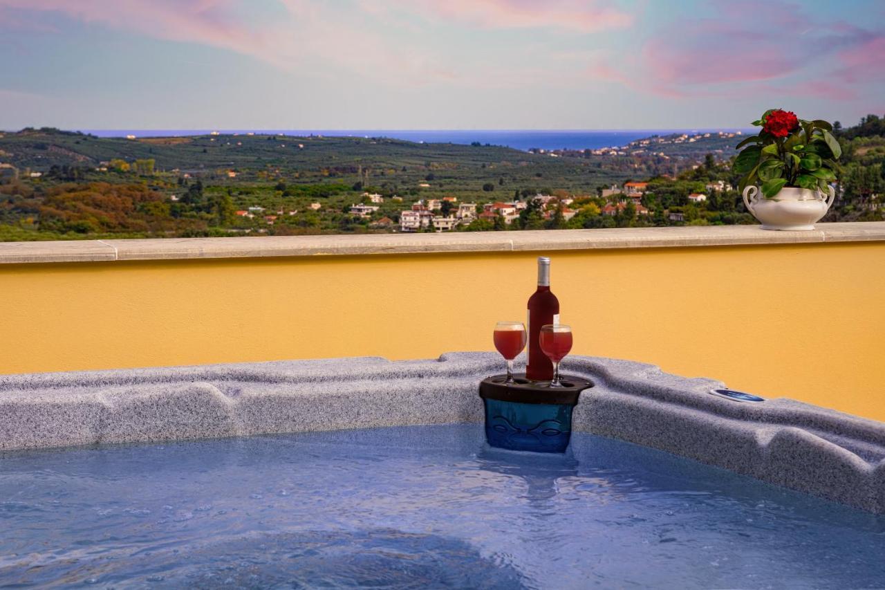 Villa Erontas - Private Heated Jacuzzi Makhairoí Exterior photo